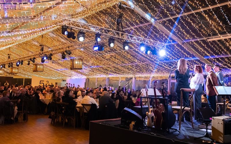 Cena di Natale aziendale Bologna: Idee per l'organizzazione