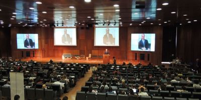 TRADUZIONE SIMULTANEA A MODENA E BOLOGNA PER CONGRESSI E CONFERENZE