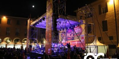 PALCHI E STRUTTURE PER EVENTI A MODENA E BOLOGNA